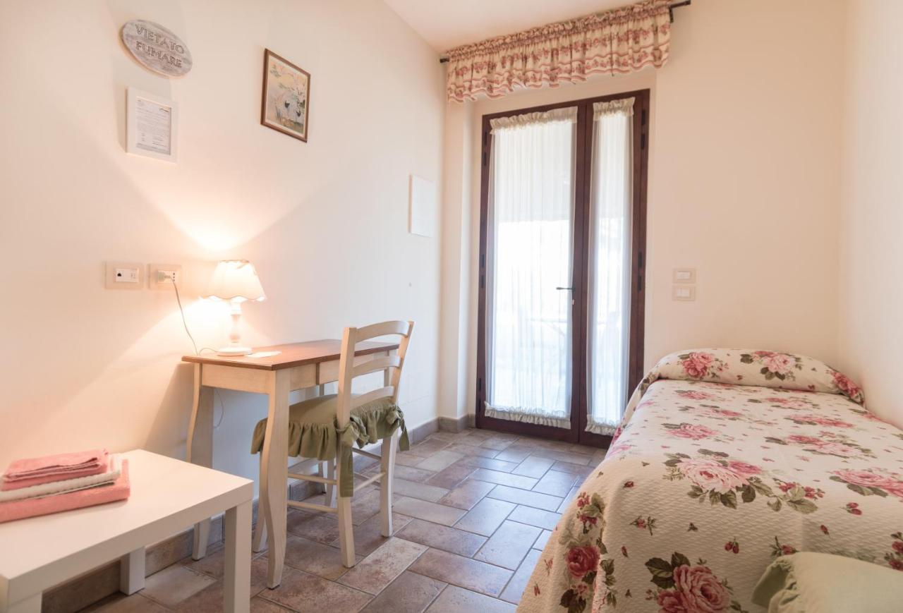 Rosa Di Assisi Bastia Umbra Exterior foto