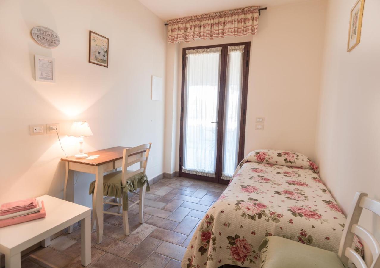 Rosa Di Assisi Bastia Umbra Exterior foto